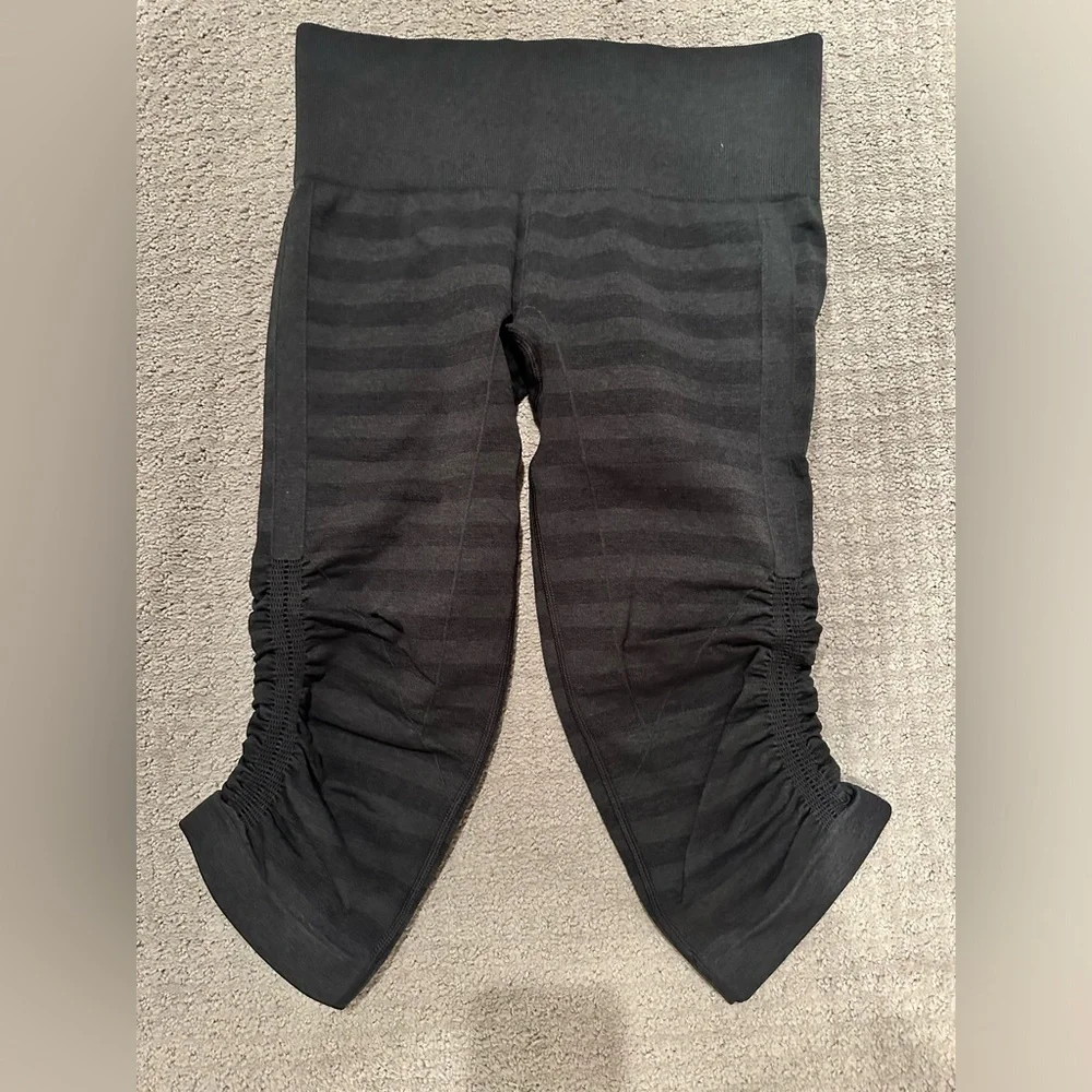 Lululemon In The Flow Crop Capris - Picture 2 of 4